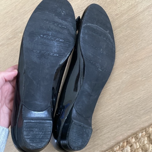 Stuart Weitzman Black Patent Flats 7.5m - Picture 7 of 7